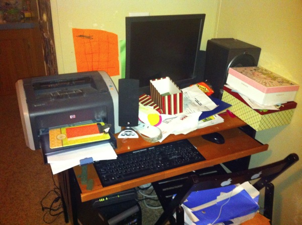 My friend s Messy Desk 089